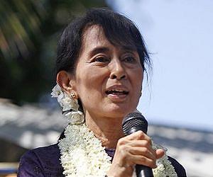 Suu Kyi meets Dalai Lama, risking China's ire