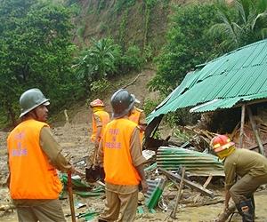 Rescue workers reach Bangladesh landslide victims