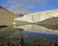 The role of oceanic carbon reservoir over glacial cycles
