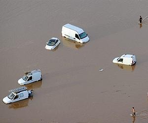 Rescuers search for missing from floods in southern France