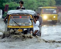 Two million hit by Indian monsoon, toll reaches 800
