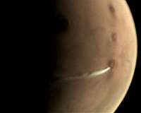 Mars orbiter spots return of long, thin cloud on Red Planet