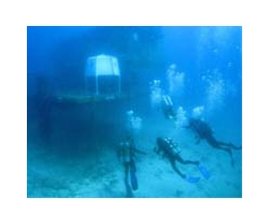 Jet packs rule, say deep-sea astronauts