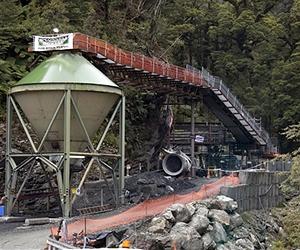 29 still trapped in New Zealand coal mine