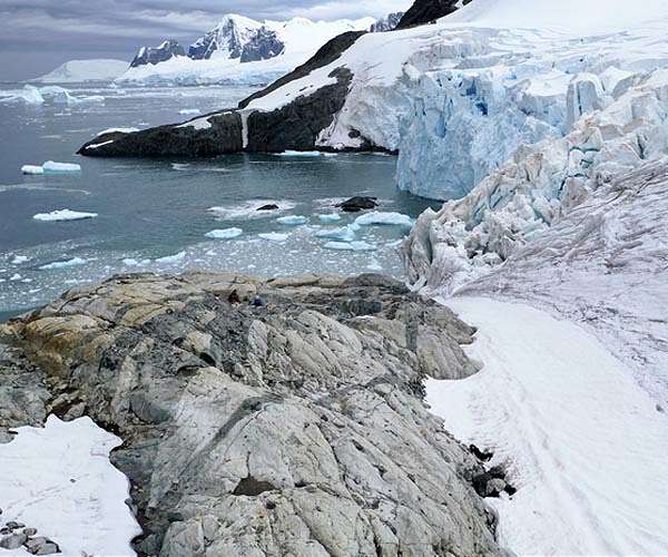 Past climate change to blame for Antarctica's giant underwater landslides
