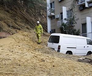 Chaos as freak storm batters Australia's Perth
