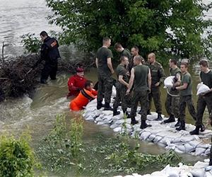 Nine dead in Poland floods, high-water reaches Warsaw