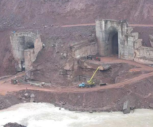 Tajikistan bets on giant dam to solve electricity crisis