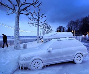 Death toll from Europe cold snap passes 300
