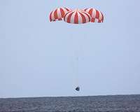 SpaceX's Dragon cargo ship splashes down in Pacific