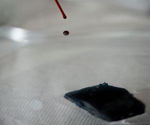 Nanosponges soak up oil again and again