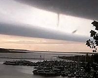 Giant Atmospheric Waves Over Iowa