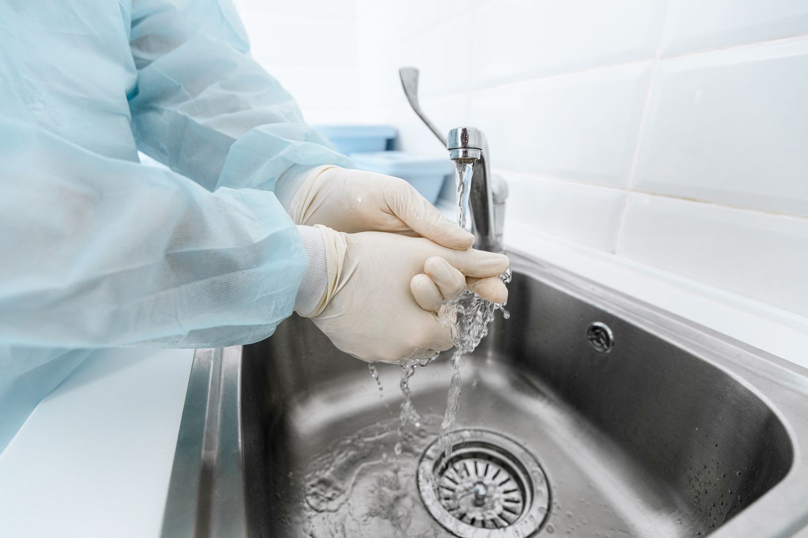 In 1846, Ignaz Semmelweis noticed the Vienna maternity ward run by doctors coming straight from autopsies had a death rate three times higher than the midwives' ward, and when he ordered handwashing in chlorinated lime, deaths fell from 18% to about 2% — a result the medical establishment rejected until he died in an asylum.